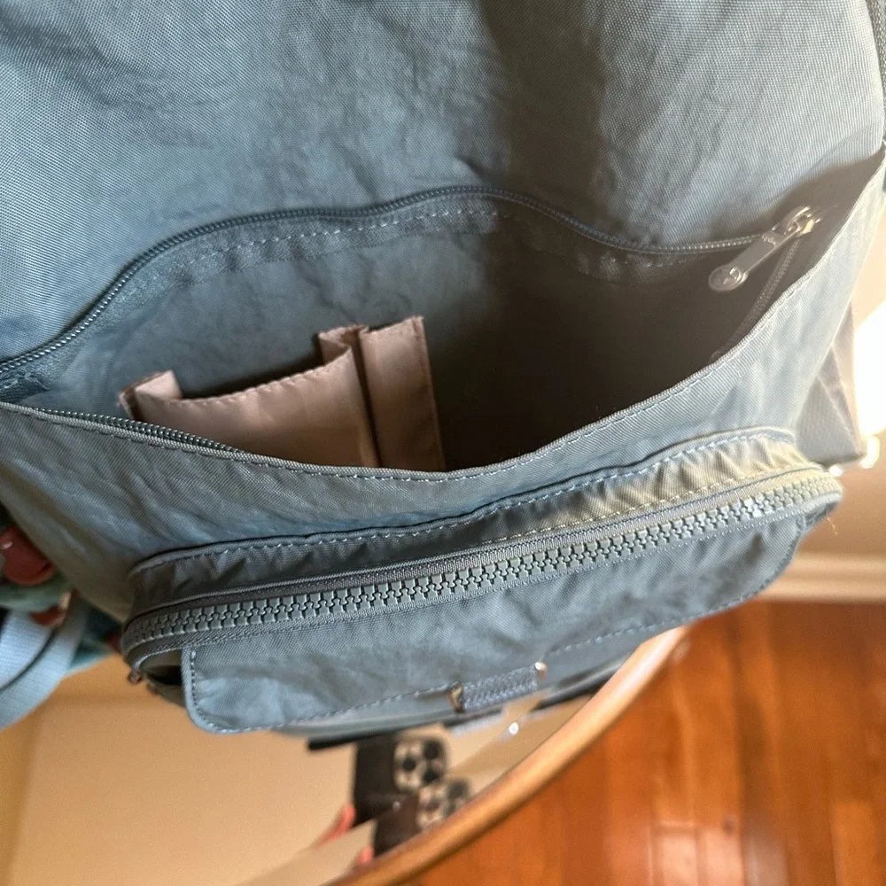 Kipling Queenie Backpack Medium Light Aloe Tonal